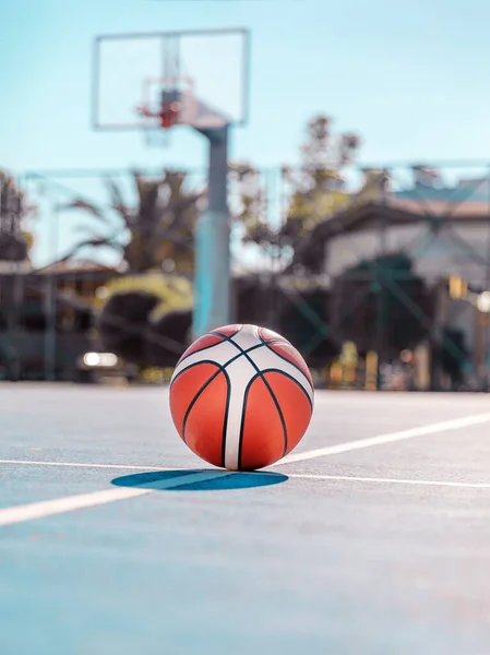 Orange Basketball Markup Blue Court Backdrop Basketball Hoop Team Sport — Stock Photo, Image