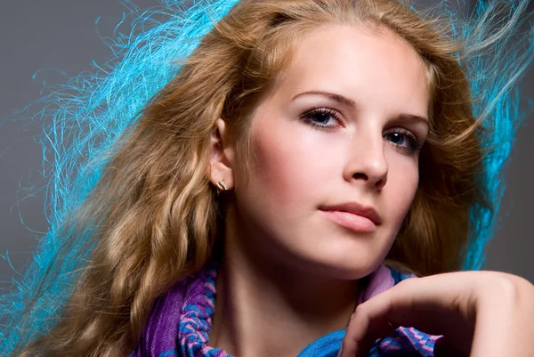 Close-up portrait of a beautiful girl — Stock Photo, Image