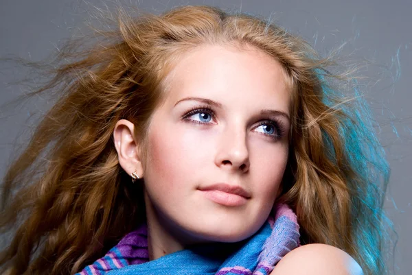 Close-up portrait of a young woman who dreams — Stock Photo, Image
