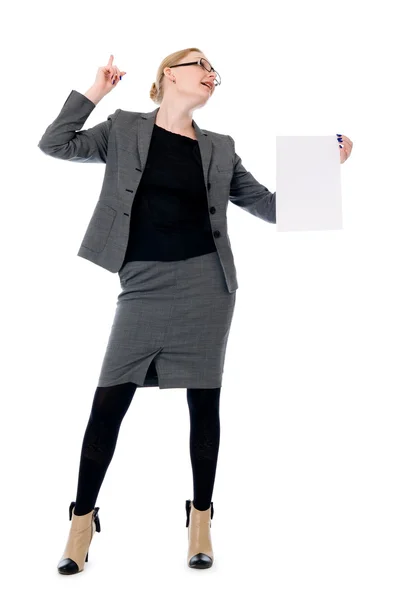 Femme d'affaires active avec une feuille de papier vierge . — Photo