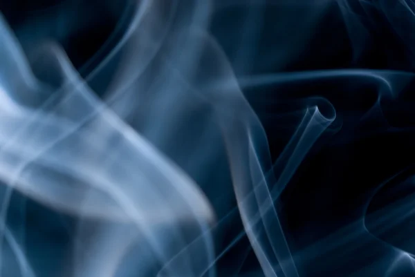 蓝色抽象背景的烟 — 图库照片