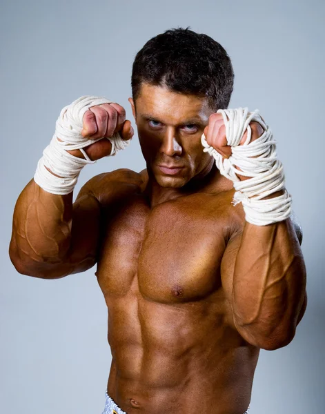 Kick-boxeador en posición de lucha — Foto de Stock