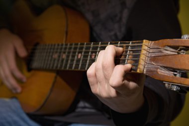 akustik gitar gitarist oynama.