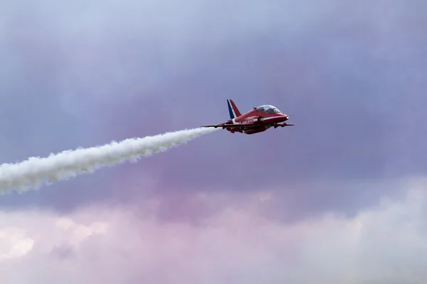 RAF Flechas vermelhas voando aeróbica — Fotografia de Stock