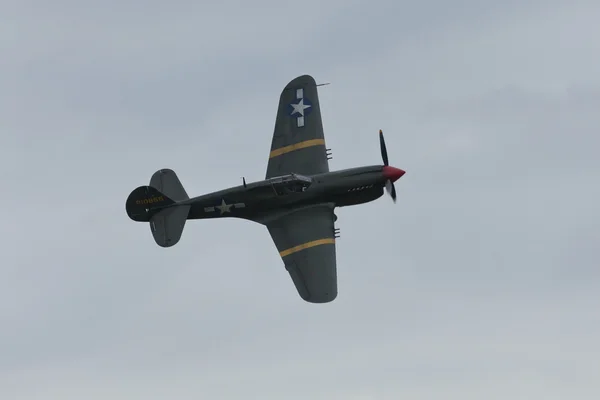 American WW2 fighter plane in flight — Stock Photo, Image