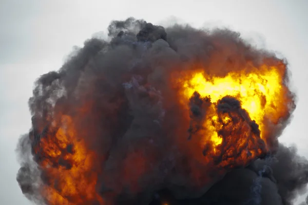 Explosie vuurbal Rechtenvrije Stockafbeeldingen