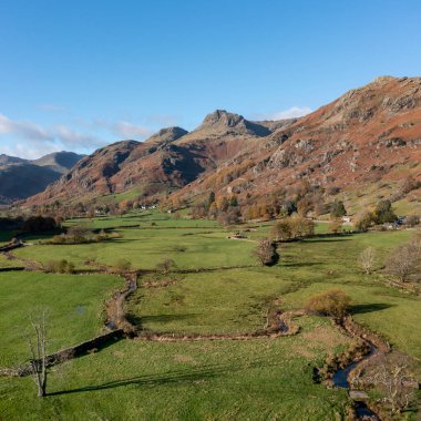 Langdale ve Langdale Turna balıkları manzarayı yükseltti.