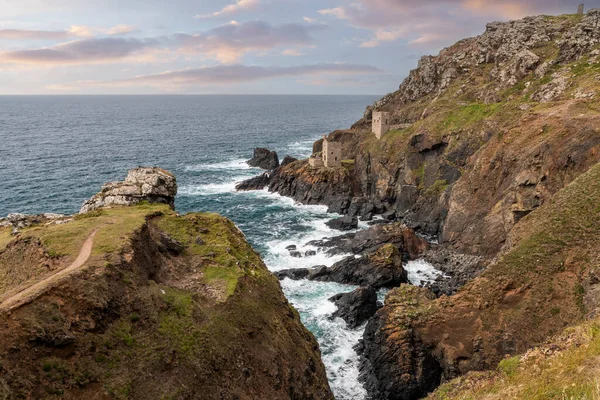 Ruins Crown Mines Cliffs Botallack Cornwall Dusk — Fotografia de Stock