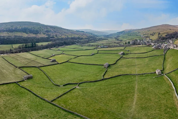 Panoramic Elevated View Patchwork Fields Traditional Stone Barns Gunnerside Swaledale — стоковое фото