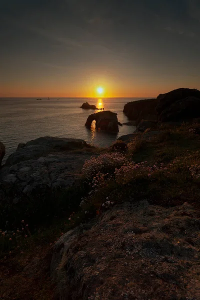 Tramonto Terra Fine Cornwall Con Enys Dodnan Formazioni Rocciose Cavaliere — Foto Stock