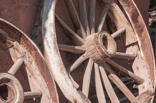 Rueda del viejo vagón oeste — Foto de Stock