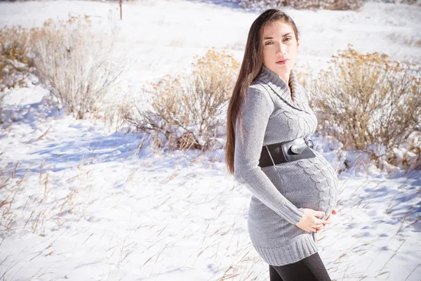 Nieve embarazada — Foto de Stock