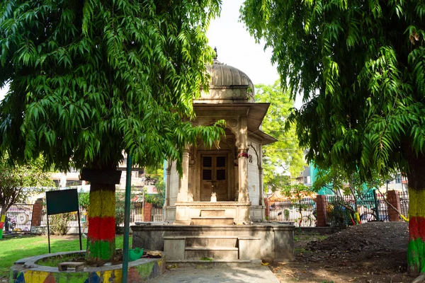 Небольшой Храм Внутри Кришнапуры Чхатри Индор Мадхья Прадеш Индийская Архитектура — стоковое фото