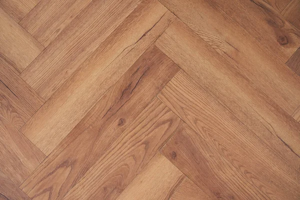 Arka plan, doğal dokudan yapılmış hafif bir ahşaptan yapılmıştır. Üçgen yüzey tasarımı.