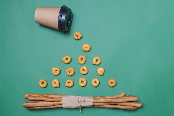 Background for a grocery store with bread, cookies and craft glasses of coffee. — Fotografia de Stock