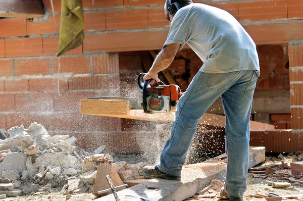 Sawing wood — Stock Photo, Image