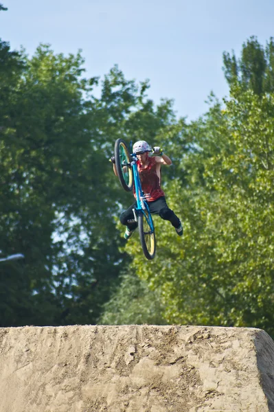 Jump with a bike rider — Stock Photo, Image