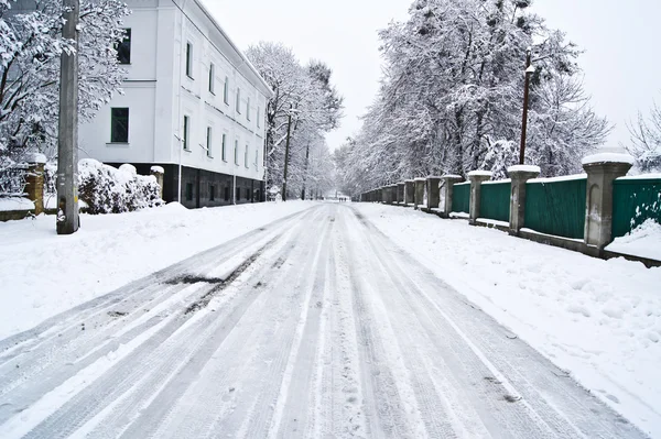 Nieve carretera invierno coche — Foto de Stock