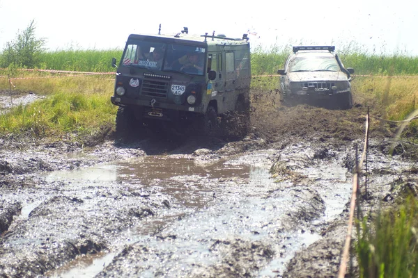 26 de julio Tolokun. Kiev region, Ukraine.9 OFF-ROAD-FREE-FEST 2014.Offroad Free Fest - evento brillante, extremo y único en el mundo del automóvil Europa . — Foto de Stock