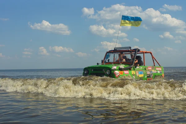 26 Ιουλίου tolokun. περιοχή του Κιέβου, ukraine.9 οφφ-road-δωρεάν-fest 2014.offroad δωρεάν fest - φωτεινά, ακραία και μοναδική εκδήλωση στην αυτοκινητοβιομηχανία κόσμο Ευρώπη. — Φωτογραφία Αρχείου