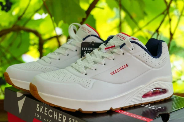 Volzhsky Russia September 2021 White Los Angeles Sneakers Skechers Una —  Fotos de Stock