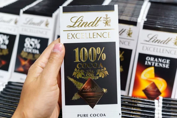 Volzhsky Russia September 2021 Lindt Swiss Chocolate Confectionery Company Selective — Stock Photo, Image