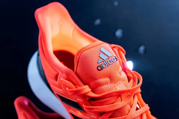 Tyumen Russia Νοεμβρίου 2021 Ανδρικά Παπούτσια Adidas Για Τρέξιμο Αθλητικά — Φωτογραφία Αρχείου