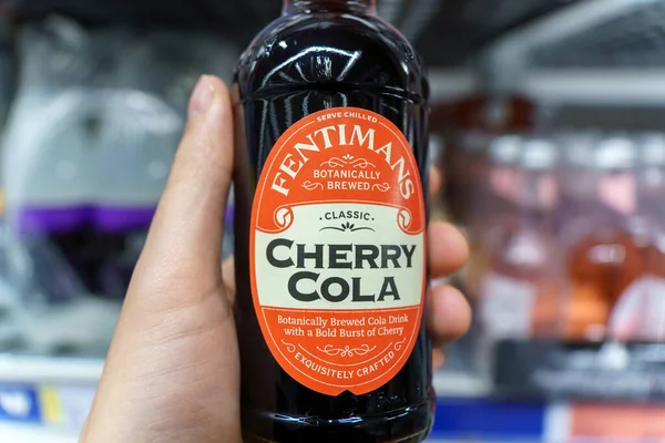 Tyumen Rússia Dezembro 2021 Fentimans Cherry Cola Logo Foco Seletivo — Fotografia de Stock