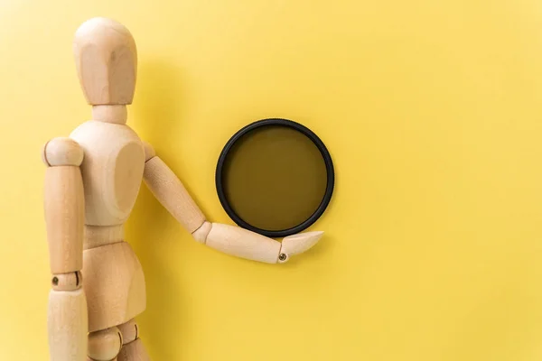 Dslr Camera Lens Filter Yellow Background Copy Space Accessory Photographer — Stockfoto