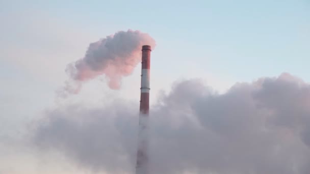 Factory pipe polluting air, smoke from chimneys. environmental problems, ecological theme. Slow motion — Stok video