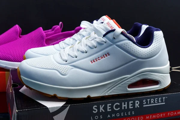 Tyumen Russia October 2021 Λογότυπο Της Εταιρείας Skechers Στα Sneakers — Φωτογραφία Αρχείου