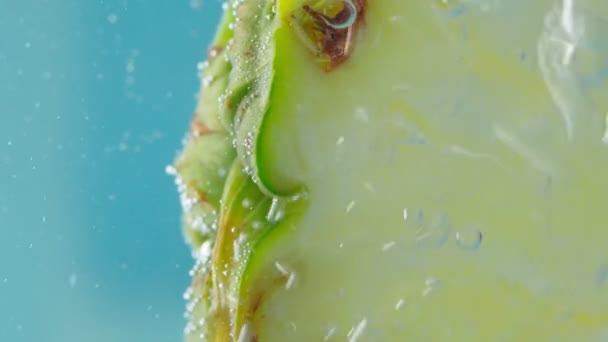 Ananas Exotische Früchte aus nächster Nähe. Gesunde Ernährung. Vegetarisches und veganes Konzept. Selektiver Fokus — Stockvideo