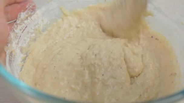 Processus de pétrissage de la pâte. Le processus de préparation de la pâte. Concentration sélective — Video