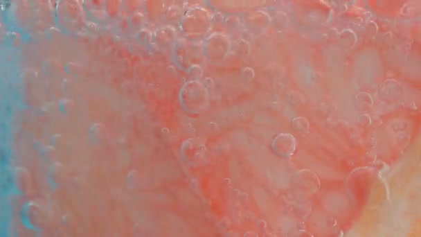 Erfrischendes Grapefruitgetränk, Cocktail. Grapefruit und Zitronensoda. Hintergrund — Stockvideo
