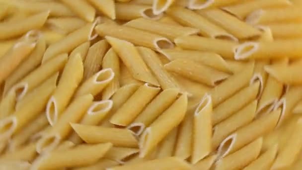 Whole Grain Penne Pasta Durum Wheat Top View Rotate — Stok video