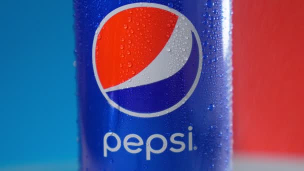Tyumen Russia June 2022 Pepsi Metal Can Closeup Blue Red — 图库视频影像