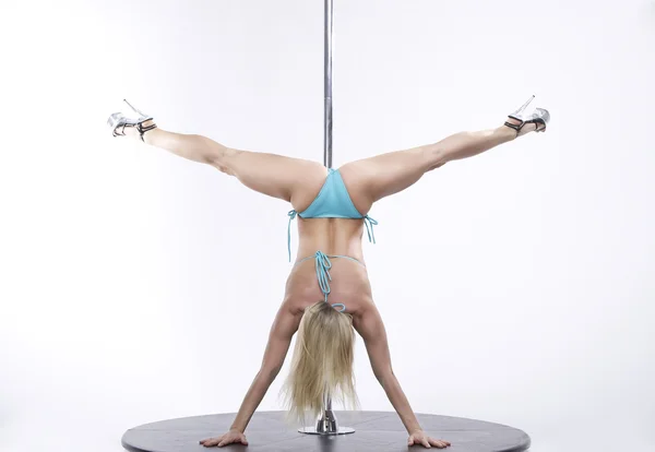 Young sexy pole dance woman. — Stock Photo, Image