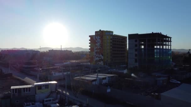 Vista Aérea Edificio Construcción Los Suburbios Donde Alrededor Las Zonas — Vídeos de Stock