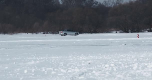 Spassk Dalniy Primorsky Krai Rusland 2022 Januari Een Witte Auto — Stockvideo