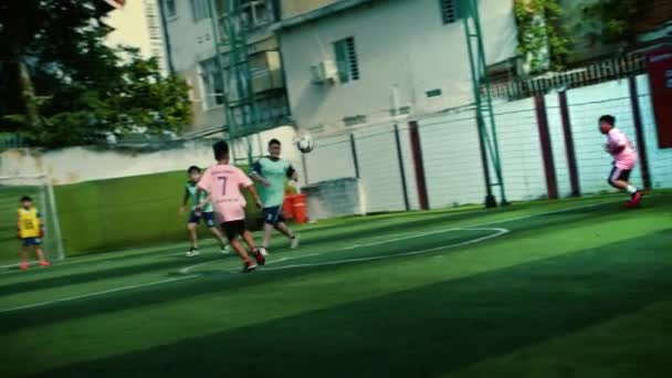 Vietnam Bambini Giocano Calcio Sul Campo Calcio Portiere Protegge Gate — Video Stock