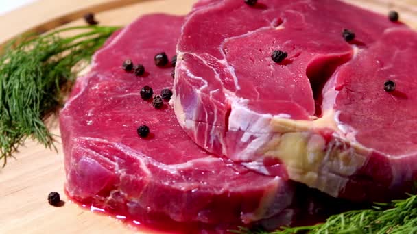 Morceau Steak Boeuf Marbré Frais Repose Sur Une Planche Découper — Video