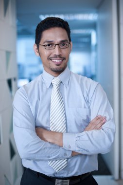 Kendine güvenen iş adamı