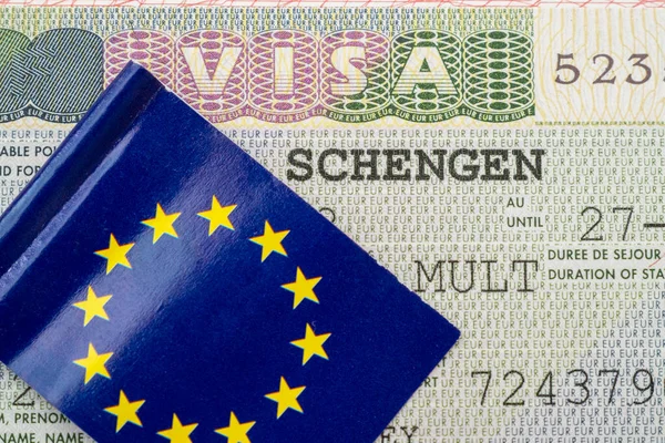 Närbild Schengenviseringar Med Flagg — Stockfoto