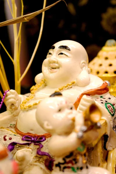 Smile Buddha with kids — Stock Photo, Image