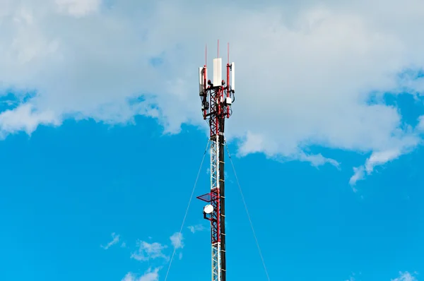 Torre celular — Fotografia de Stock