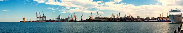 Panoramautsikt över hamnen — Stockfoto