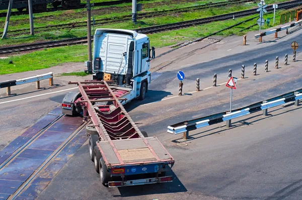 Truck Turns — Stock Photo, Image