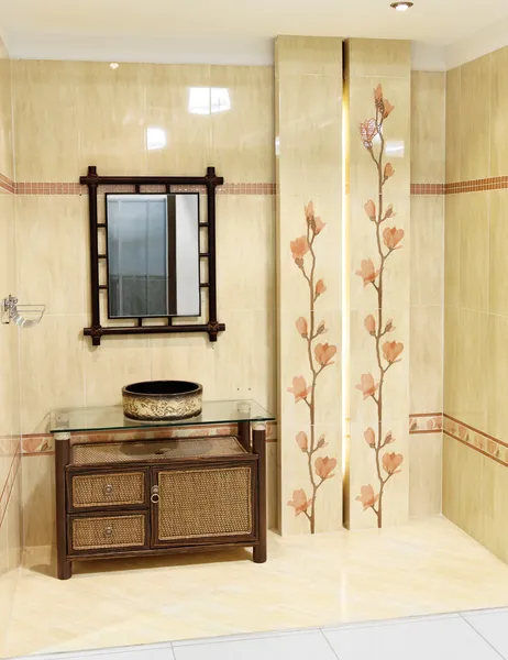 Сучасні меблі дерев'яна ванна, інтер'єр в стилі розкоші Стокова Картинка