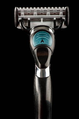 Traş jileti izole edilmiş. Traş makinesi. Yakından.