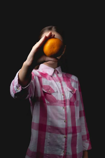 Little Cute Girl Posing Tangerine Studio Photo Isolated Black Background — Stock Photo, Image